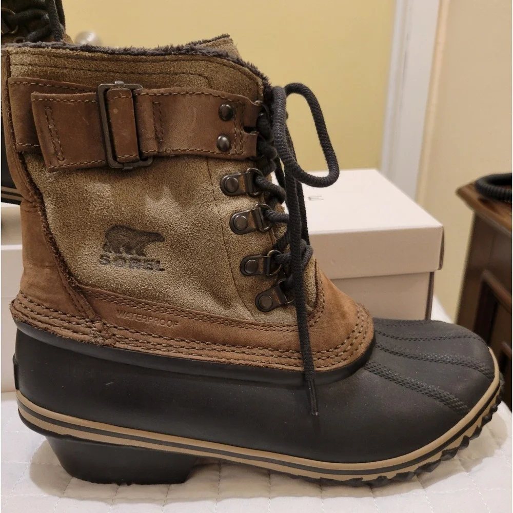 Like New Sorel Women's Size 7 Winter Fancy‎ Lace II Rain Boot Black Tan Leather